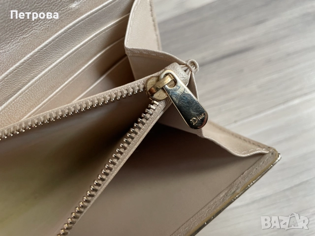 Златен портфейл Dior, снимка 10 - Портфейли, портмонета - 52148419