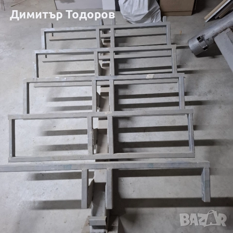 Продавам метална стълба