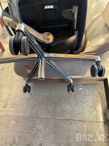 Продавам офис стол Sidiz T50, снимка 4 - Столове - 52222065