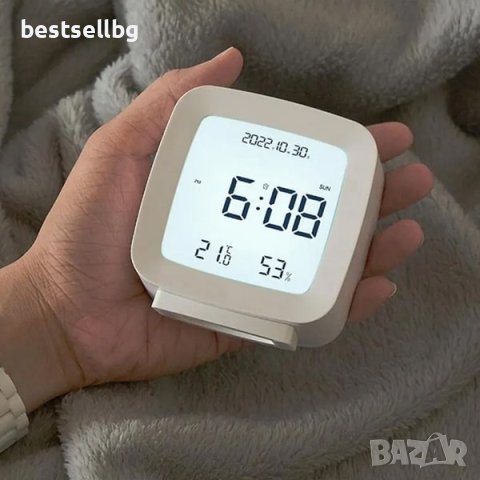 Малък светещ настолен часовник с термометър влагомер и аларма за бюро, снимка 4 - Други - 42188401