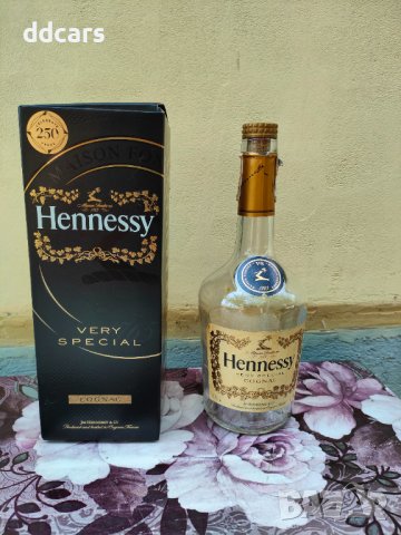 Кутия с бутилка