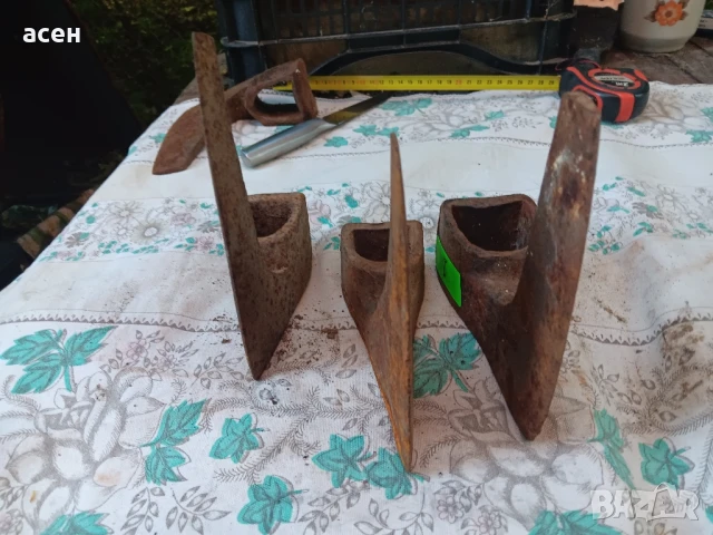 стари брадви 2