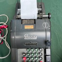 Продавам стара австрииска сметачна машина , снимка 1 - Други ценни предмети - 42058559