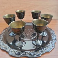 Метални чаши и поднос месинг с емайл, снимка 1 - Антикварни и старинни предмети - 29347741