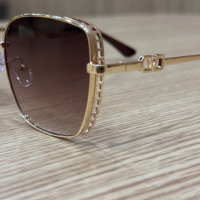 Слънчеви очила V кафеви стъкла златни метални рамки Valentino, снимка 7 - Слънчеви и диоптрични очила - 44529740