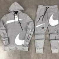 Спортни екипи Nike, снимка 1 - Спортни дрехи, екипи - 39483655