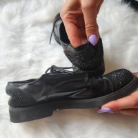 Обувки с камъни , снимка 2 - Дамски ежедневни обувки - 40110393