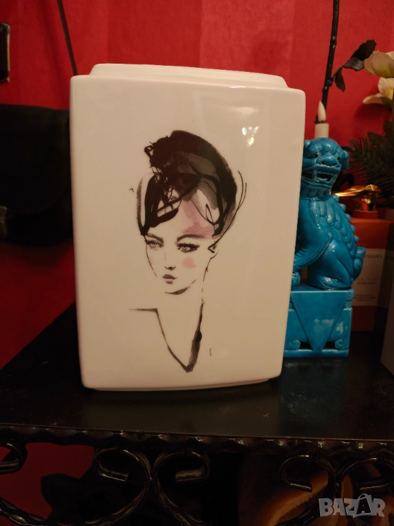 Арт Деко Маркова порцеланова ваза , снимка 1