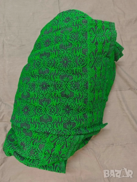 Продавам Зелен килим / покривало за легло, снимка 1