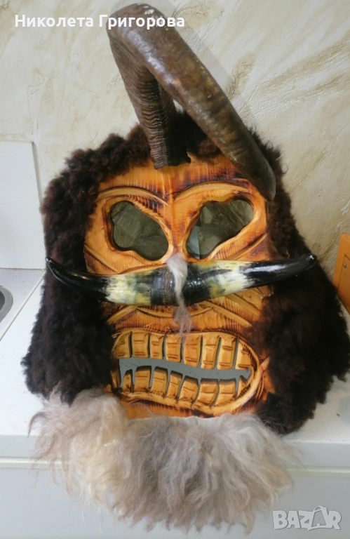 Кукерска маска, изработена от естествени материали.Лека и удобна., снимка 1