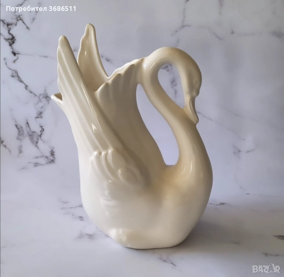 Порцеланова ваза лебед, снимка 1