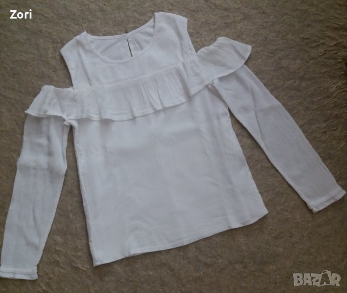 Бяла блуза с отворени рамене и къдрички над бюста, снимка 1