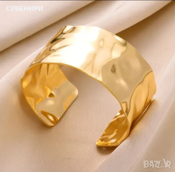 Голяма златиста гривна , снимка 1