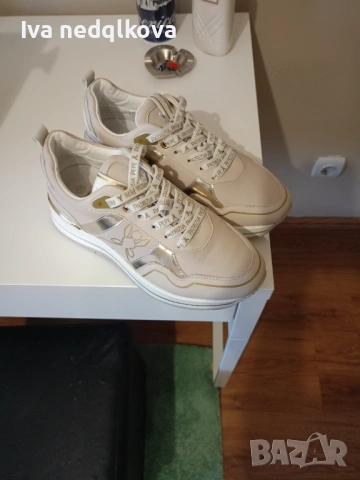 Patriziapepe 35 но отговарят на 36 номер,22 см стелка 