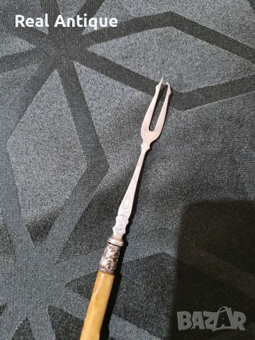 Уникална антикварна колекционерска английска сребърна вилица за миди, снимка 3 - Антикварни и старинни предмети - 47486985