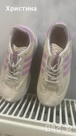 маратонки Adidas, снимка 3 - Детски маратонки - 56550370