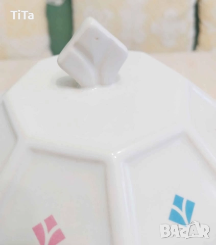 Порцеланова Кутия за Бисквити, снимка 9 - Сервизи - 52081463