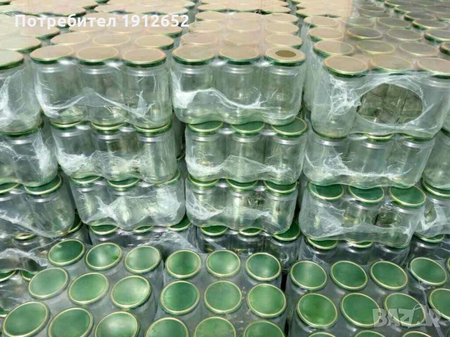 Продава на едро и дребно всички видове буркани,на изгодни цени.