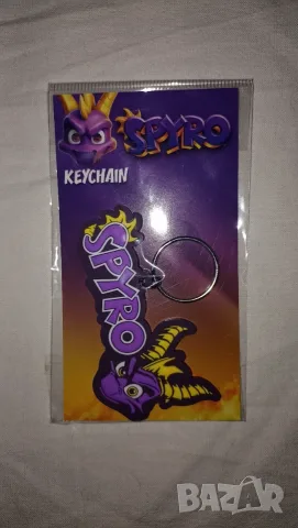 Продавам оригинален ключодържател Spyro the Dragon