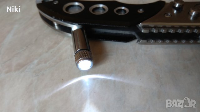 Автоматичен сгъваем нож с фенерче и калъфче, снимка 6 - Ножове - 29344979