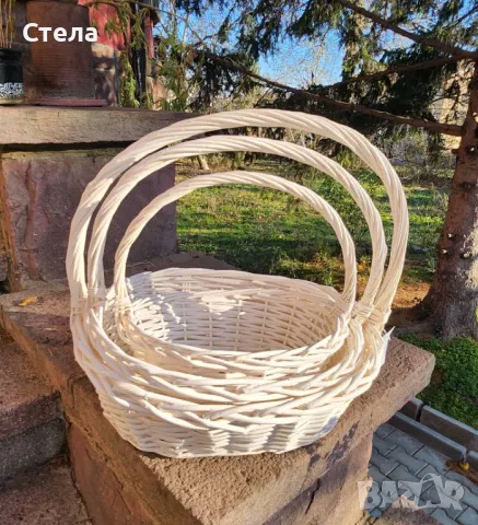 Овални бели плетени кошници 