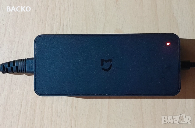 Оригинално зарядно Xiaomi 42v, снимка 3 - Друга електроника - 52361358