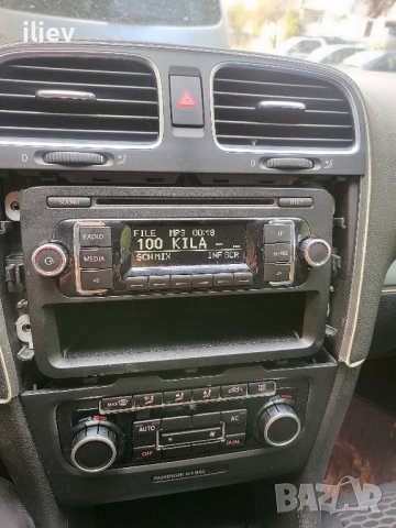 VW RCD 210 MP3 Оригинална  CD VW T5 GOLF PASSAT TOURAN JETTA SCIROCCO, снимка 4 - Аксесоари и консумативи - 42482224