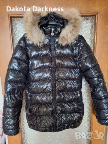 Дамско яке с качулка 