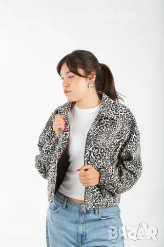 Дамско Късо Яке Leopard bomber jacket, снимка 2 - Якета - 47377393
