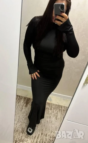 рокля с отворен гръб 