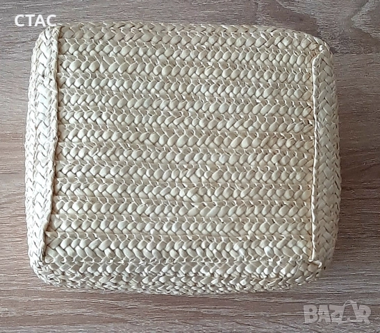 Козметична кутия с капак и нови ,оригинални свещници и Порцеланови чинийки-подложки, снимка 5 - Други стоки за дома - 51355956