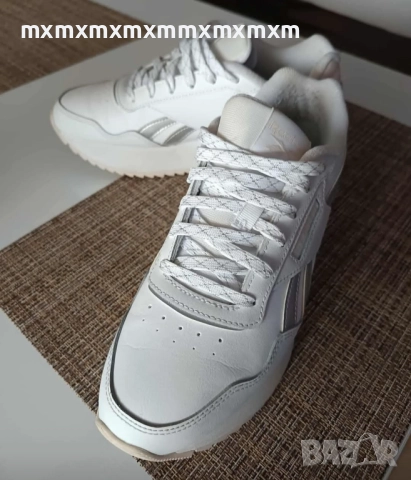 Дамски маратонки Reebok , снимка 2 - Маратонки - 52548247