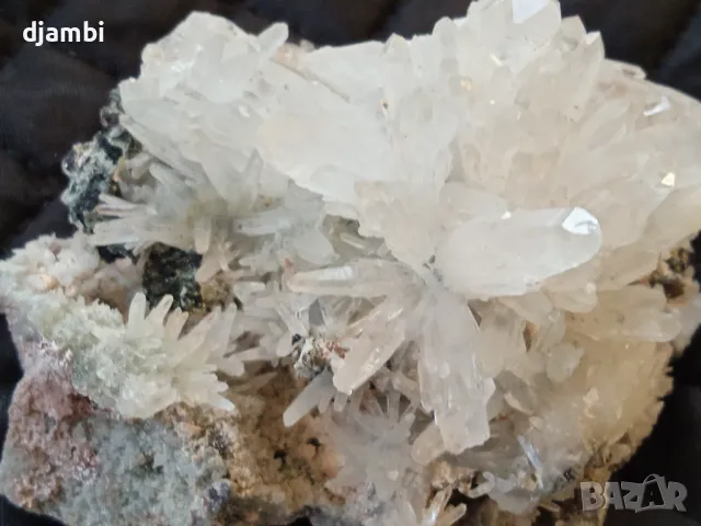 № 131,Кварц,Кварцова друза,Кварц със сфалерит и сидерит,Кристали,Минерали,Родопи,, снимка 4 - Декорация за дома - 47671396