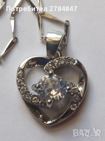 Колие сребърно сърце с кристали , снимка 2 - Колиета, медальони, синджири - 44789451