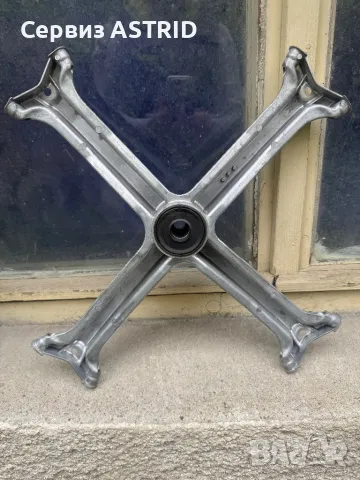 Продавам отлична кръстачка (лагерно тяло) за пералня Ariston, снимка 2 - Перални - 50326891