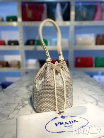 чанти с камъни prada 