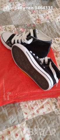 Обувки, снимка 2 - Дамски ежедневни обувки - 37838141