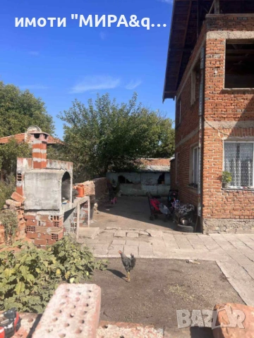 Двуетажна къща с дворно място в с.Иваново,обл. Хасково