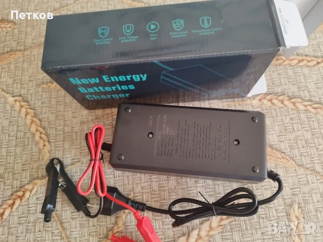 Зарядно за акумулатор , снимка 2 - Аксесоари и консумативи - 51023804