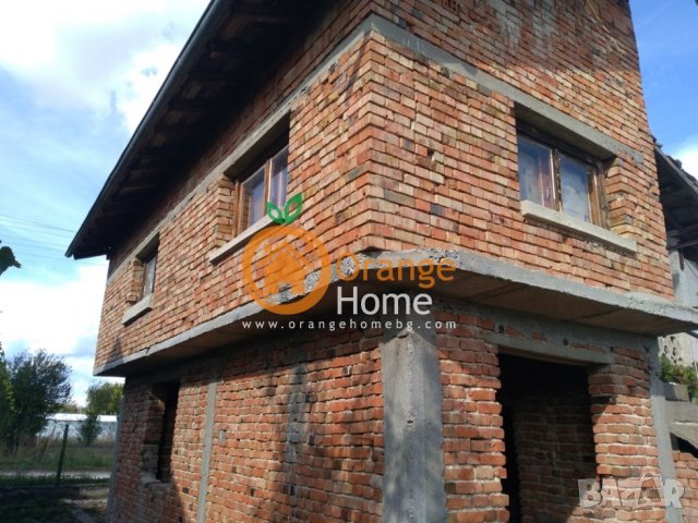 Масивна двуетажна тухлена къща 86 м2 с гараж, само на 4 км от Добрич, снимка 18 - Къщи - 30410568