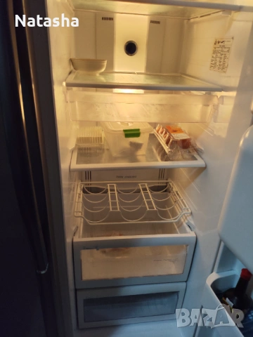 хладилник с фризер , американски тип