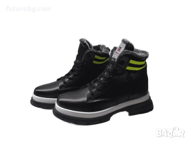 Дамски водоустоичиви черни боти със зелен акцент