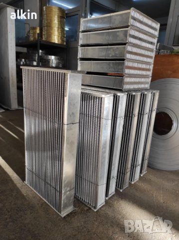 Рейсингови радиатори по размер и мостра 2редова пита 55 мм дебелина и 3 редова пита 65мм дебелина , снимка 2 - Автомобили и джипове - 40692326