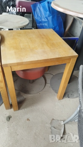 Дървена трапезна маса