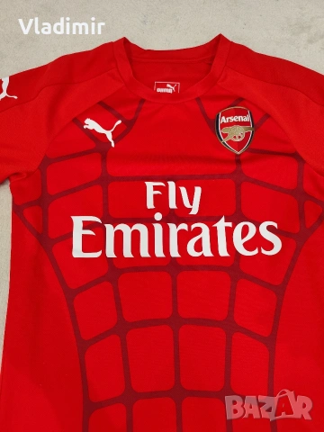 Оригинална тениска на Арсенал.