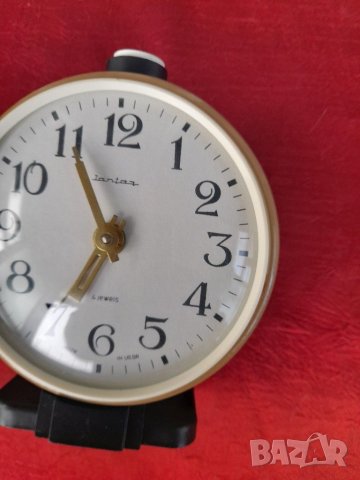 Стар будилник , снимка 2 - Антикварни и старинни предмети - 40683354