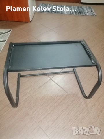 Продавам стойка за микровълнова фурна 