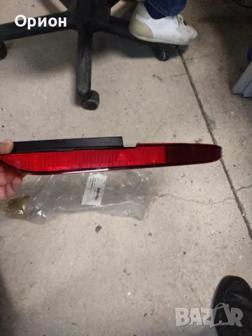 ЧИСТО НОВ ОРИГИНАЛЕН ДЕСЕН РЕФЛЕКТОР ЗА SUBARU B9 TRIBECA