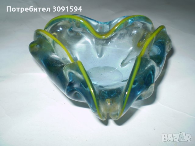 Стар пепелник двуцветно стъкло -кристал, снимка 1 - Колекции - 35189717
