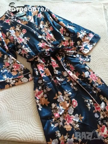 Сатениран халат Simone L, снимка 2 - Други - 48406671